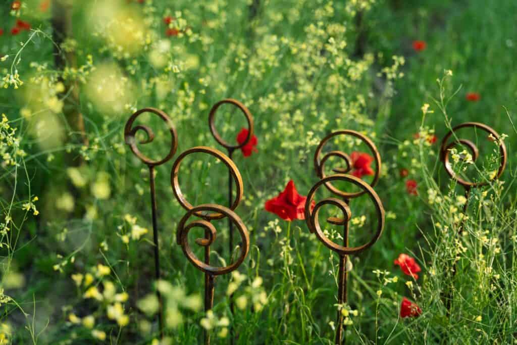 rozsdás kerti dekoráció